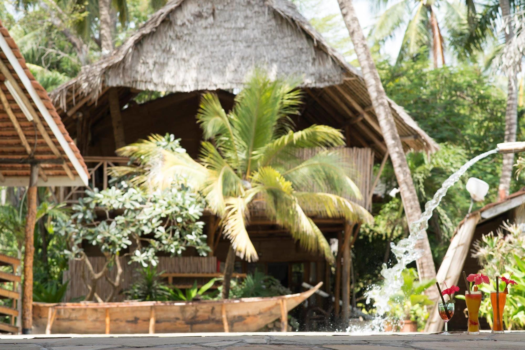 Ziwa Beach Resort Bamburi Exterior foto